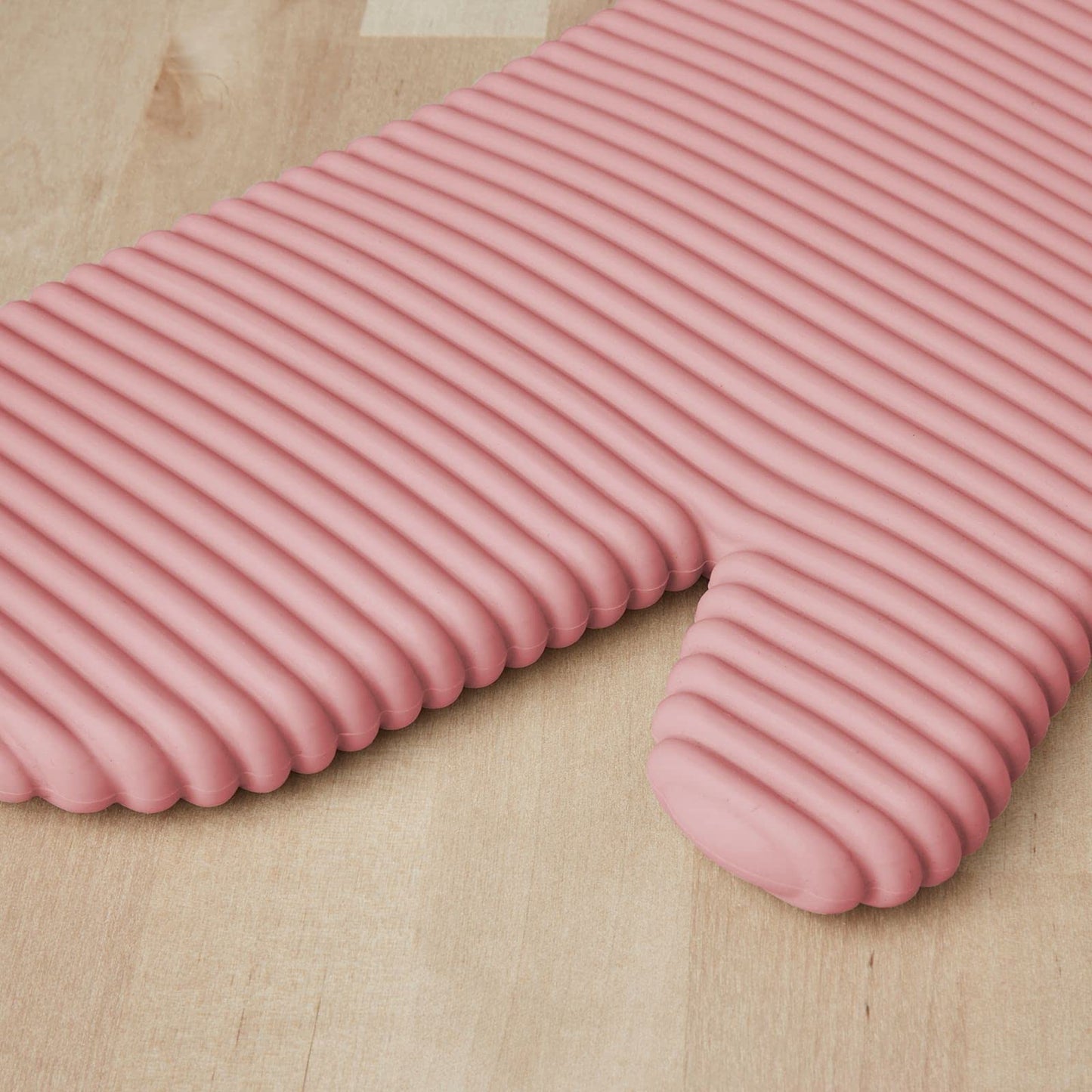 KitchenAid Ribbed Soft Silicone Oven Mitt Set, 7"x13", Milkshake 2 Count