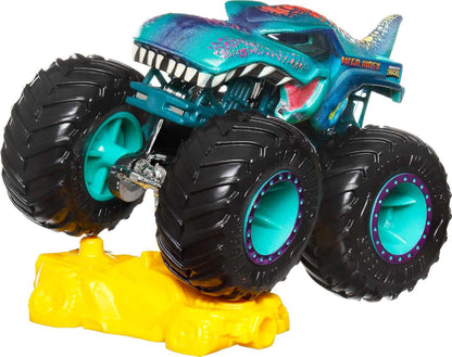 Hot Wheels Monster Trucks, 1 Toy Truck in 1:64 Scale & 1 Crushable Car, Vehicle Play for Kids & Collectors (Styles May Vary)