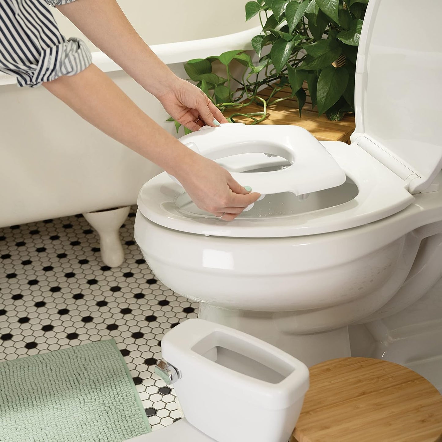 Summer Infant by Ingenuity My Size Potty Pro in White, Toddler Potty Training Toilet, Lifelike Flushing Sound, for Ages 18 Months+, Up to 50 Pounds