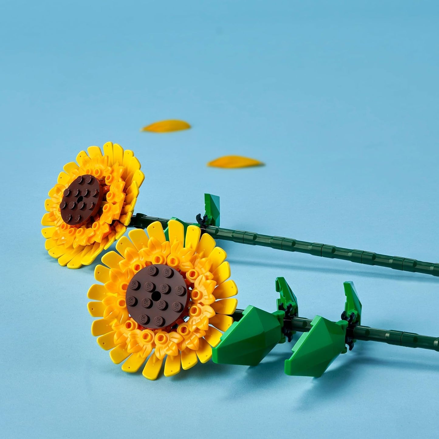 LEGO Sunflowers - Building Toy for Kids, Girls & Boys Ages 8+ - Artificial Sunflowers for Home Decor & Display - Stocking Stuffer and Gift Idea for Christmas - 40524