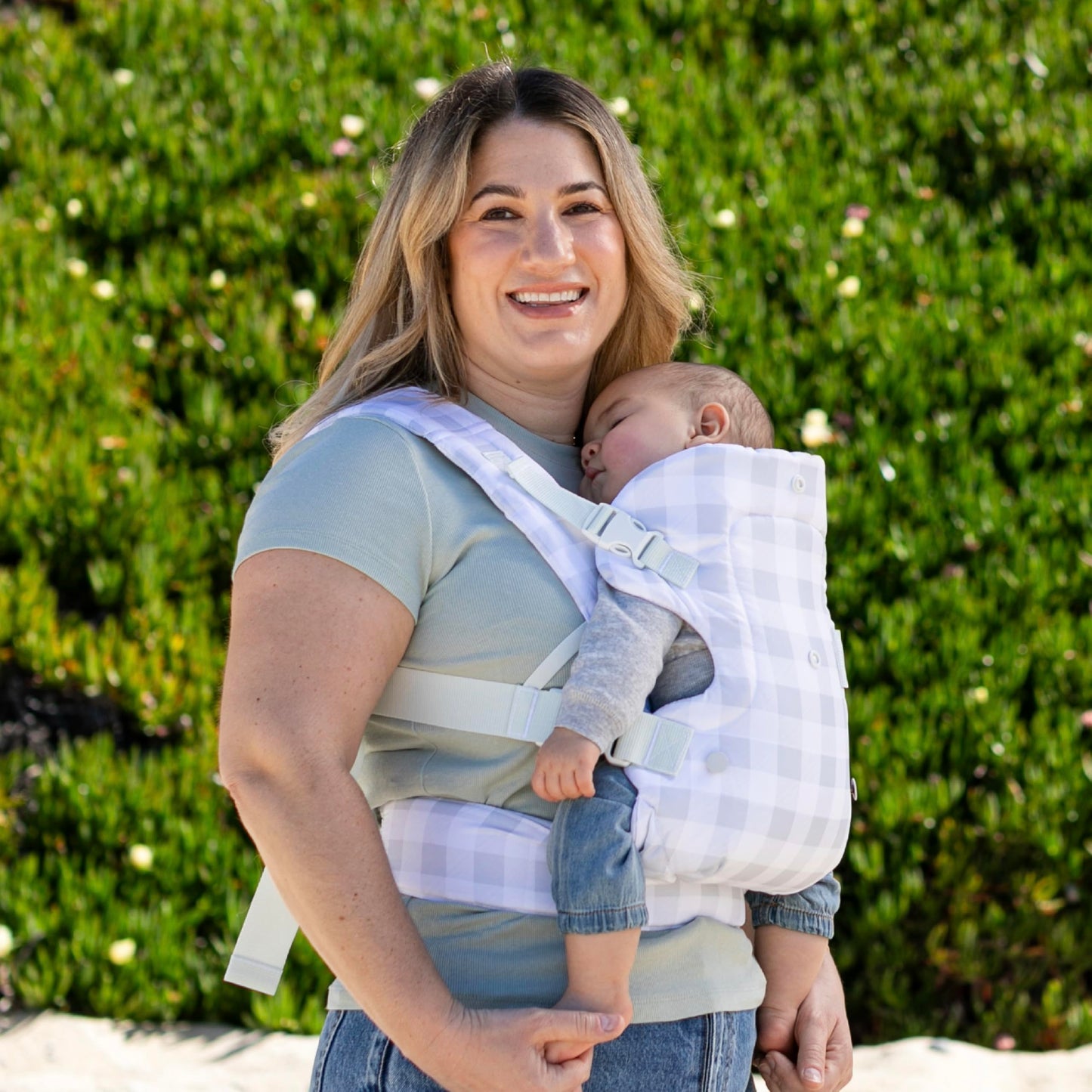 Infantino Flip Advanced 4-in-1 Carrier - Ergonomic, convertible, face-in and face-out front and back carry for newborns and older babies 8-32 lbs