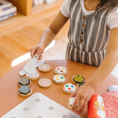 Melissa & Doug Slice and Bake Wooden Cookie Play Food Set - Pretend Cookies And Baking Sheet, Wooden Play Food Set, Toy Baking Set For Kids Ages 3+