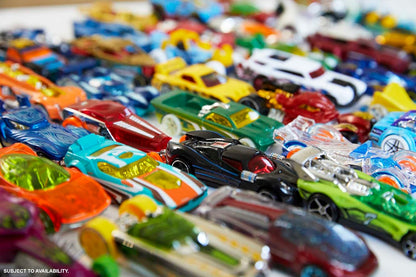 Hot Wheels Set of 20 Toy Cars & Trucks in 1:64 Scale, Collectible Vehicles (Styles May Vary)