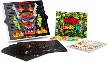 Lite-Brite Stranger Things Special Edition - Demogorgon Hunters - Amazon Exclusive - High-Definition Grid, 16 HD Templates, 900 Mini Pegs, Stickers, Branded Storage Pouch, Ages 14+